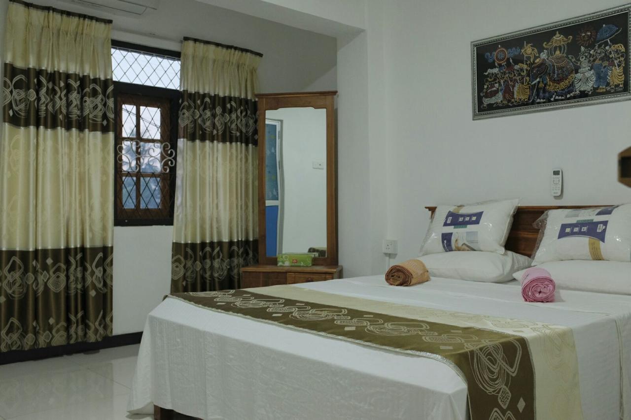 Relax Home Rambukkana Esterno foto
